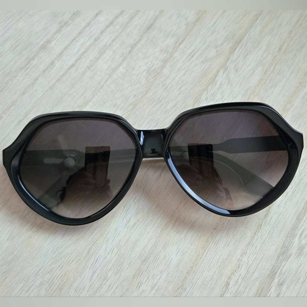 Victoria Beckham Sunglasses VB624S 001